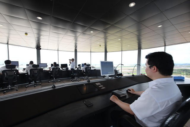 Toàn cảnh cảng hàng không quốc tế Vân Đồn trong ngày đón chuyến bay hiệu chuẩn đầu tiên - Ảnh 8. Toàn cảnh cảng hàng không quốc tế Vân Đồn trong ngày đón chuyến bay hiệu chuẩn đầu tiên - Ảnh 8.
