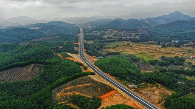  Ngắm toàn cảnh cao tốc Hạ Long - Vân Đồn 12.000 tỷ xuyên vùng Đông Bắc ​ - Ảnh 16.